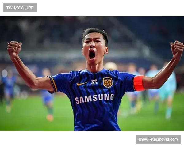 吴曦申花中场领袖作用 经验助球队稳定节奏